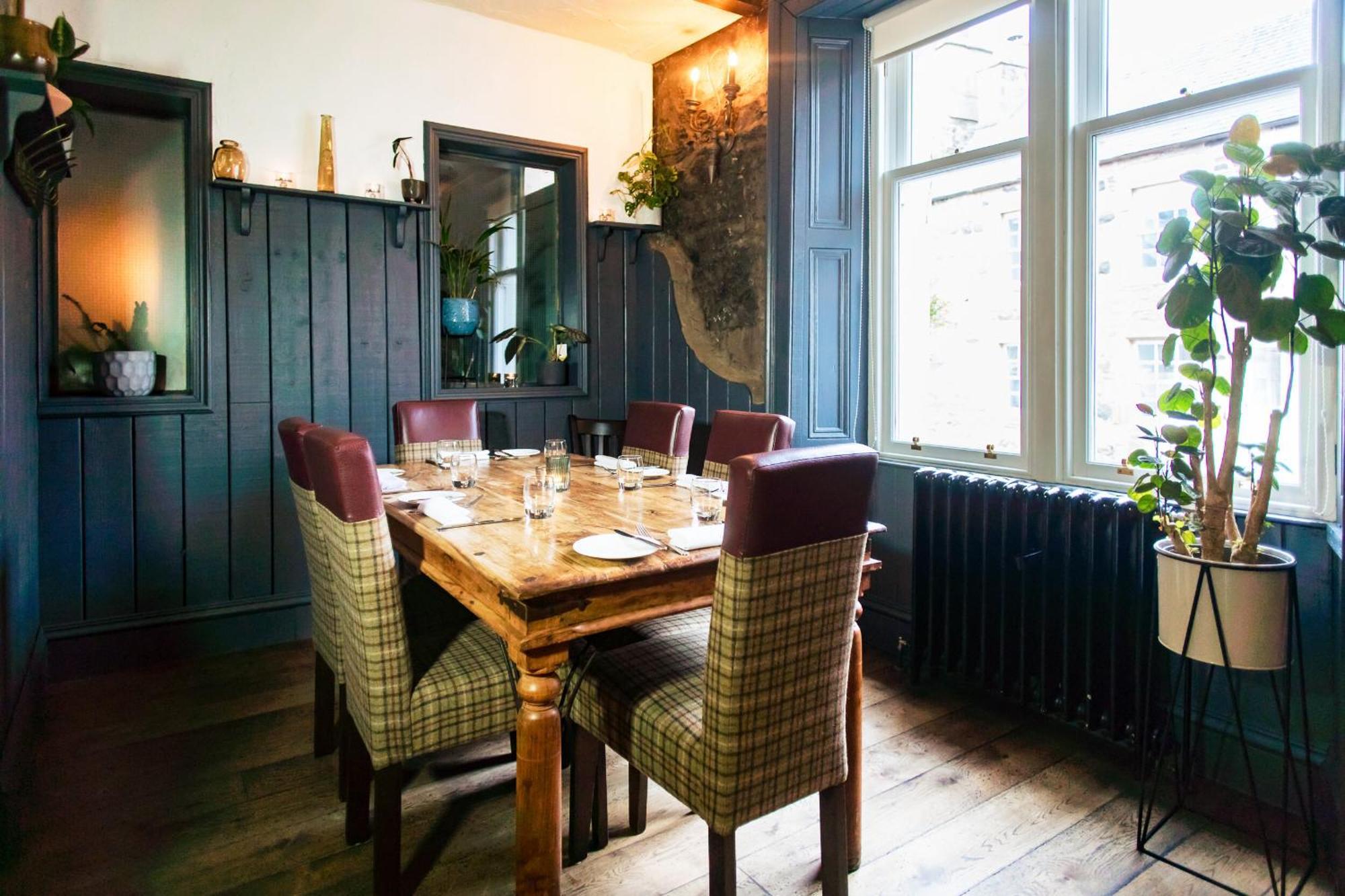 Coorie Inn Restaurant And Rooms Crieff Exterior photo