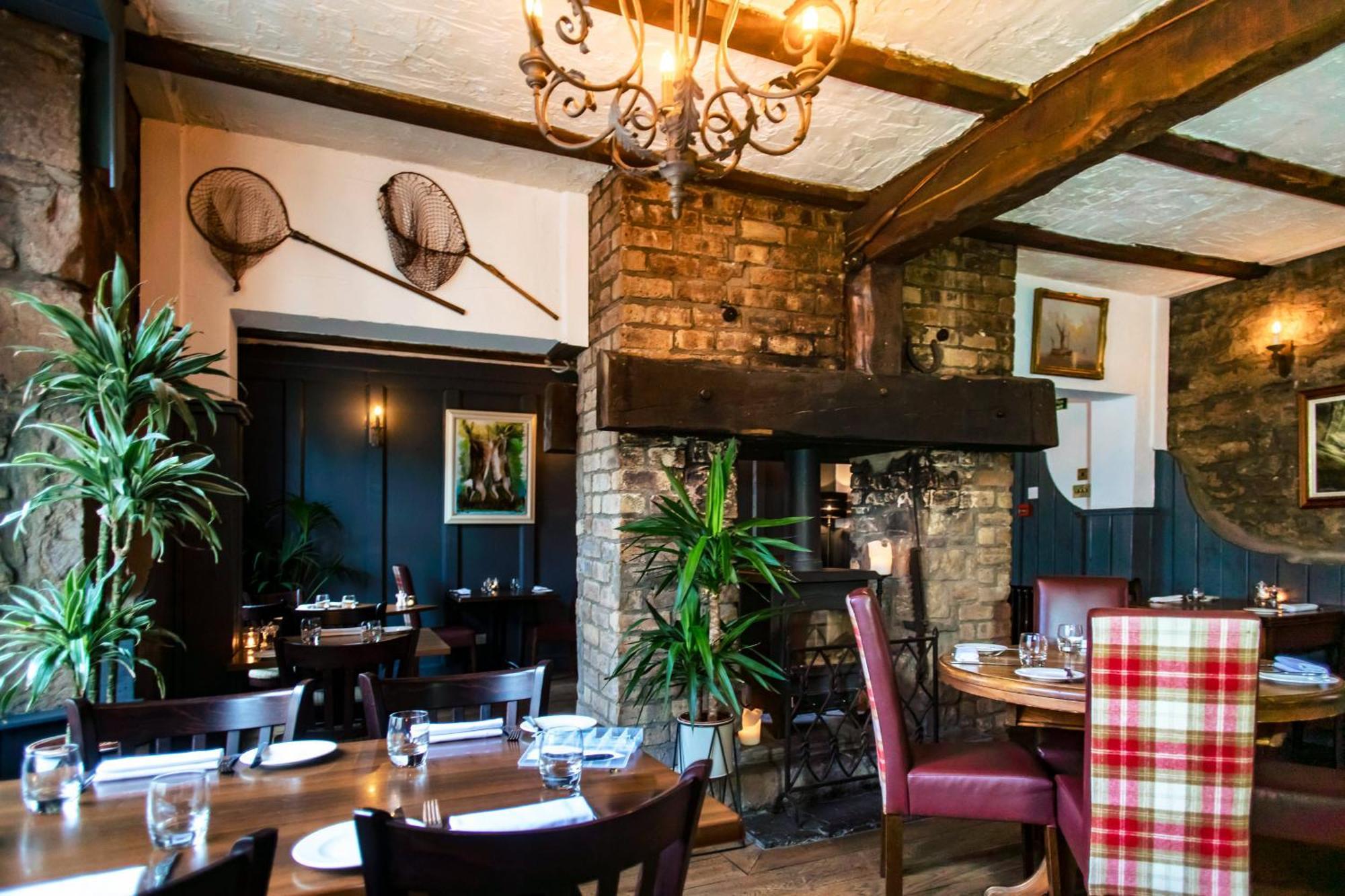 Coorie Inn Restaurant And Rooms Crieff Exterior photo