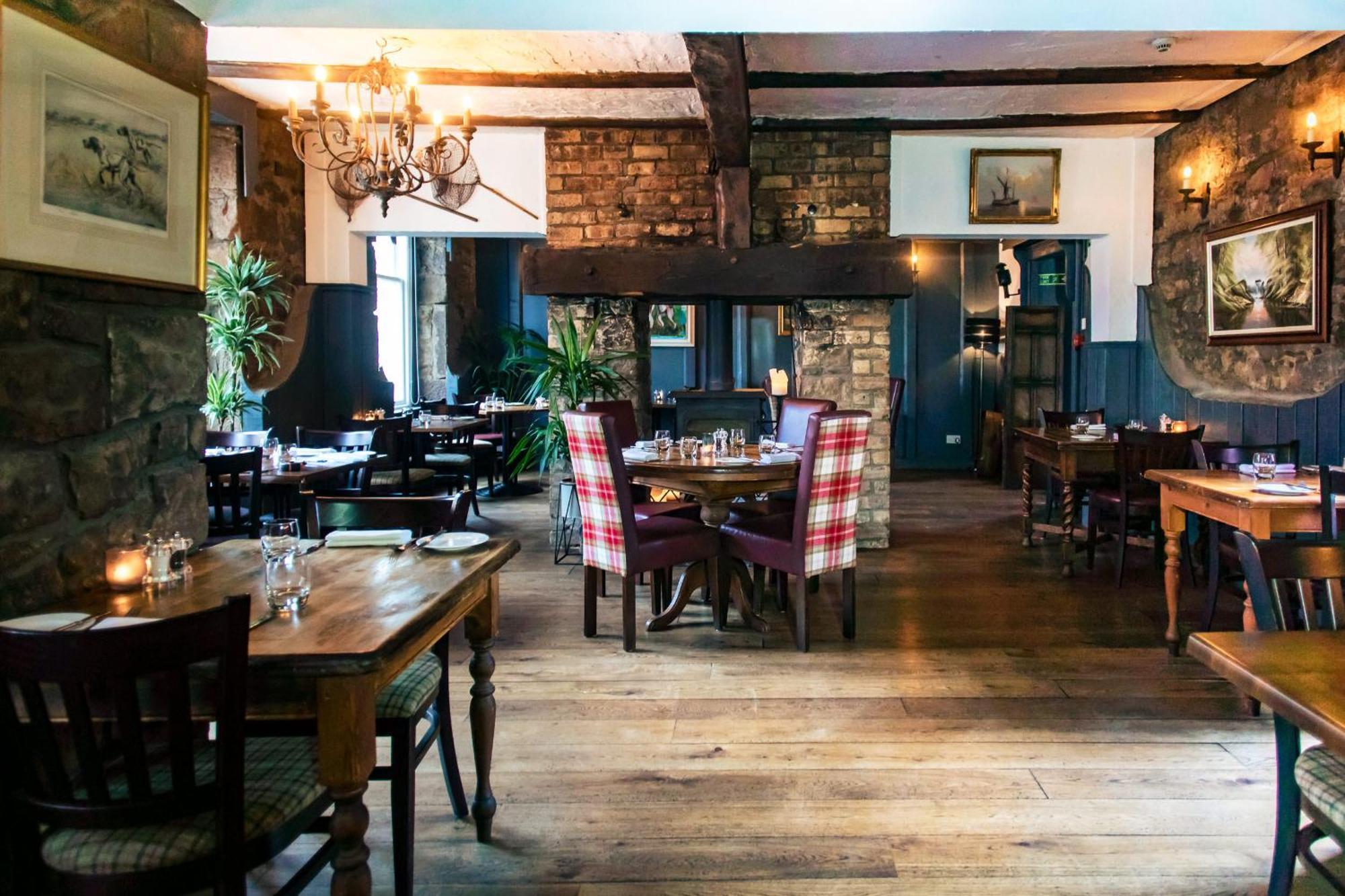 Coorie Inn Restaurant And Rooms Crieff Exterior photo