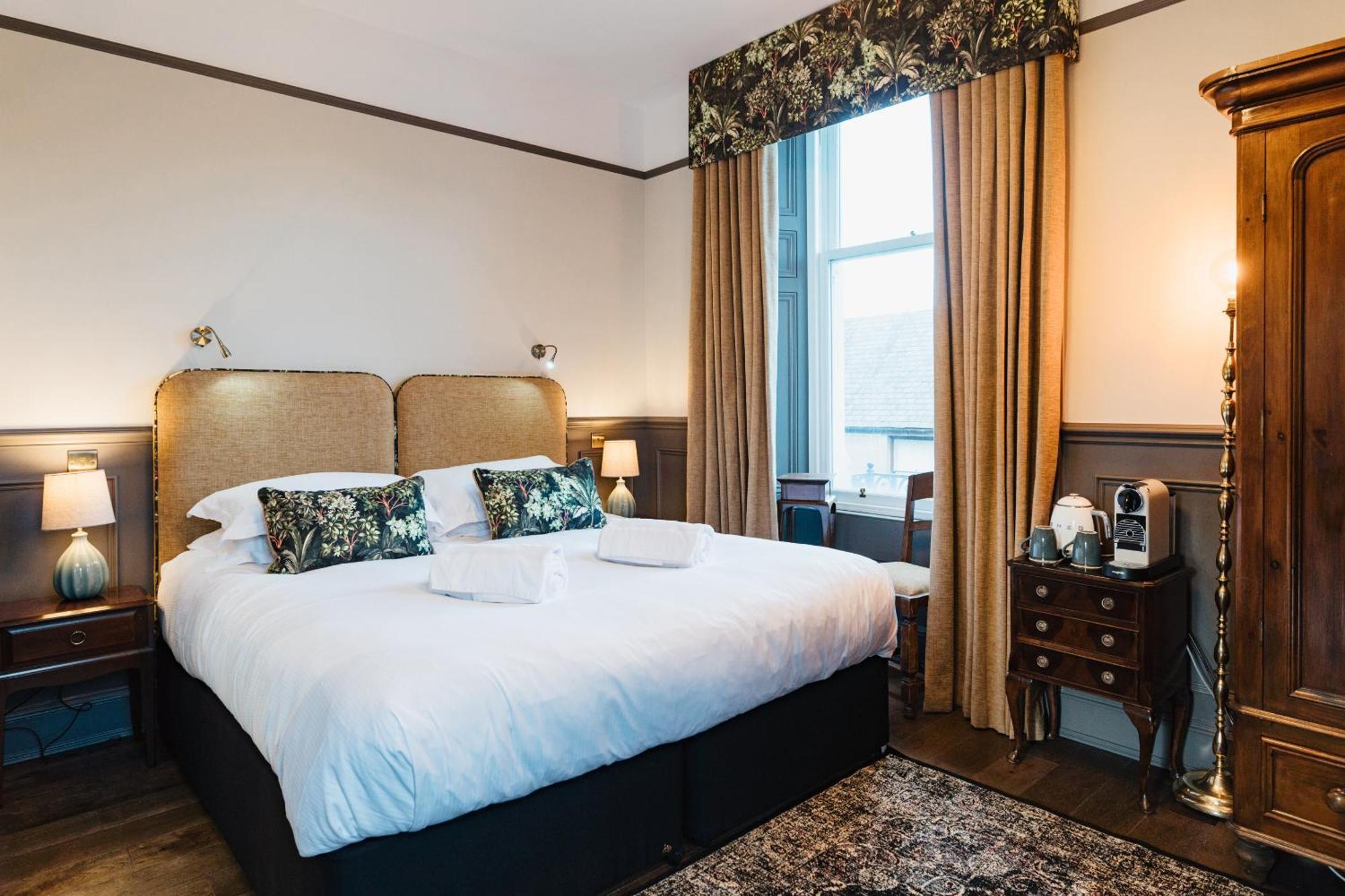 Coorie Inn Restaurant And Rooms Crieff Room photo