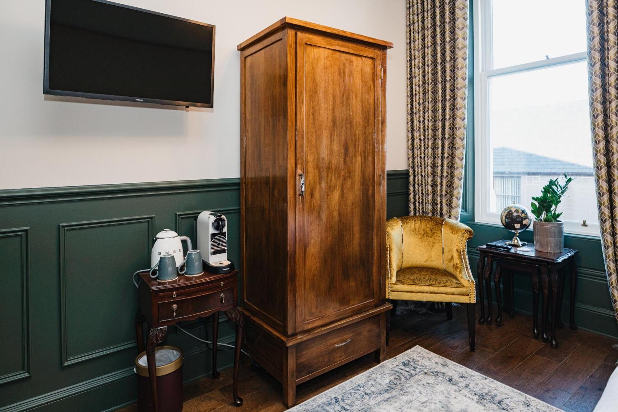 Coorie Inn Restaurant And Rooms Crieff Room photo