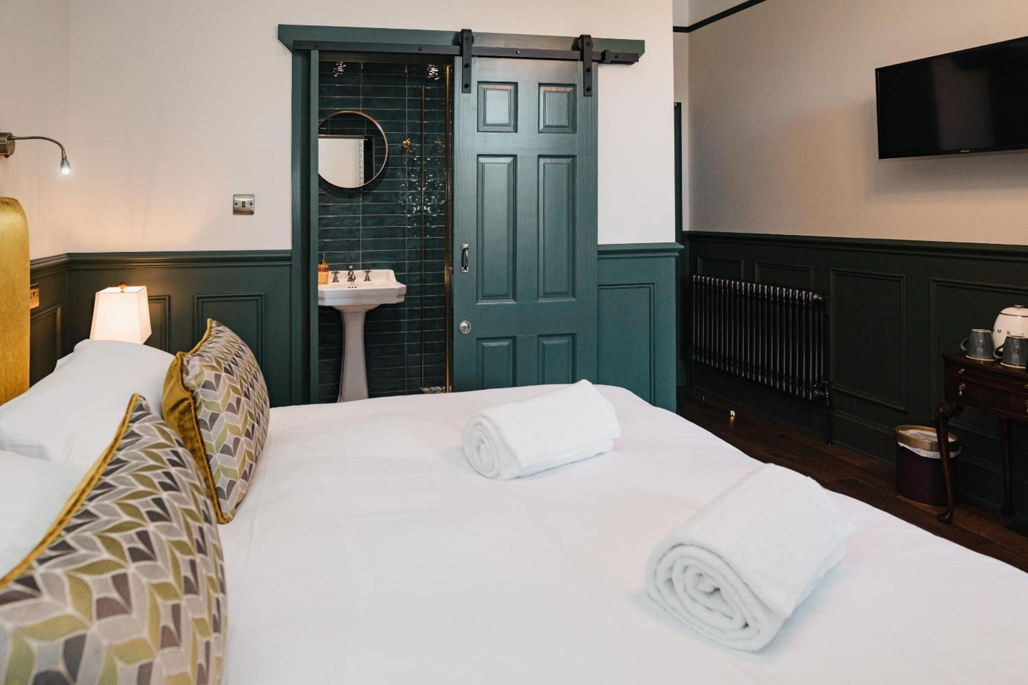 Coorie Inn Restaurant And Rooms Crieff Room photo