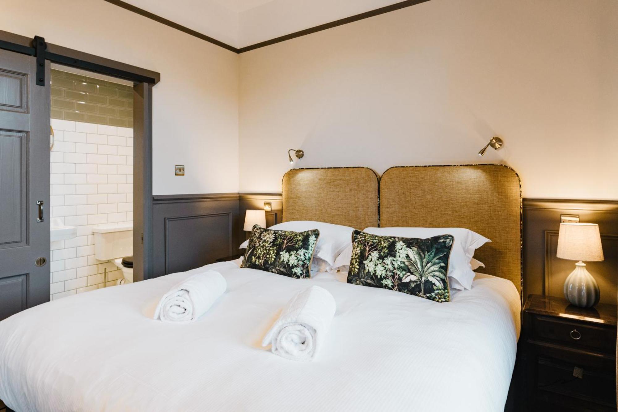Coorie Inn Restaurant And Rooms Crieff Room photo