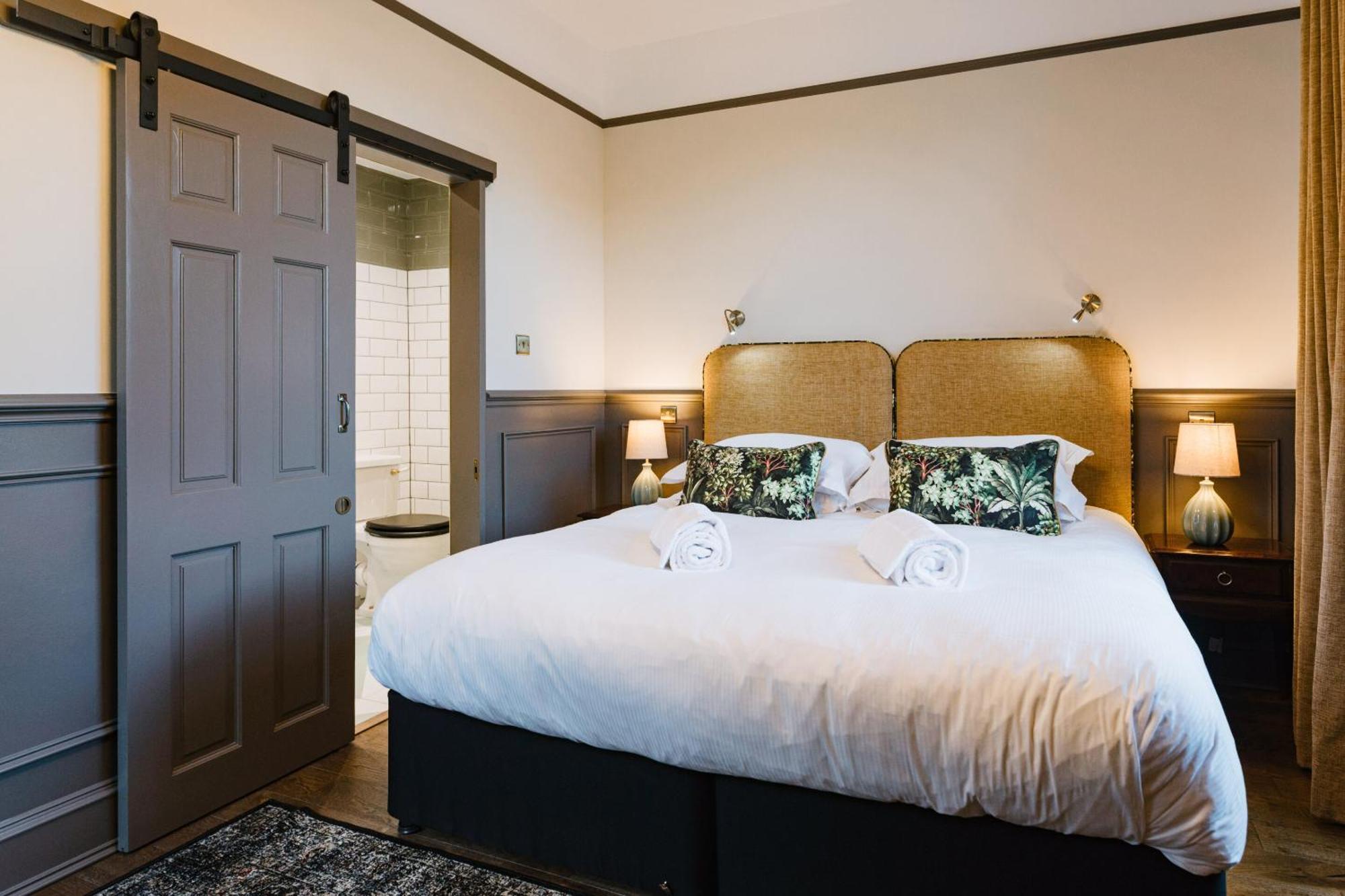 Coorie Inn Restaurant And Rooms Crieff Room photo