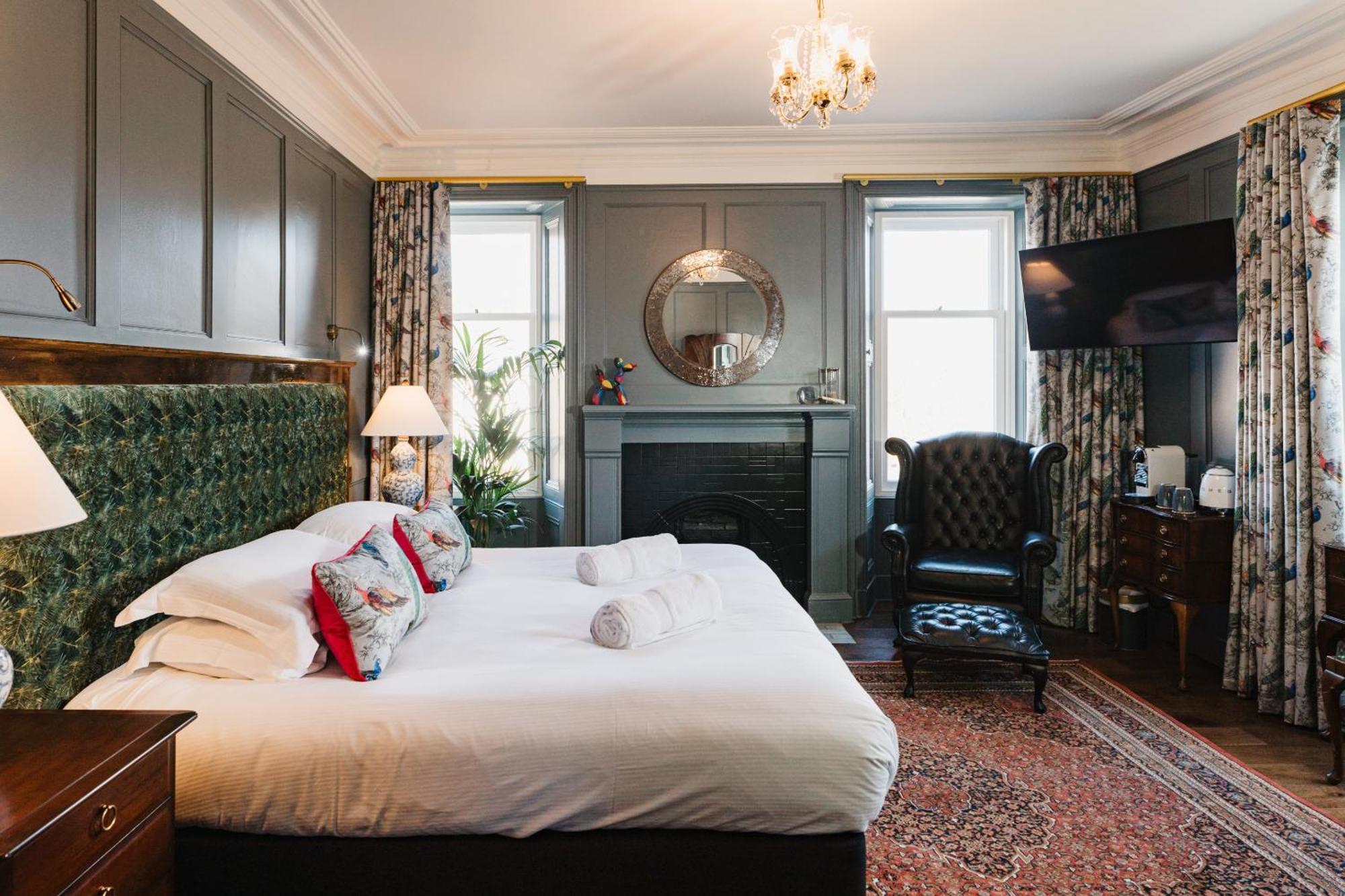 Coorie Inn Restaurant And Rooms Crieff Room photo