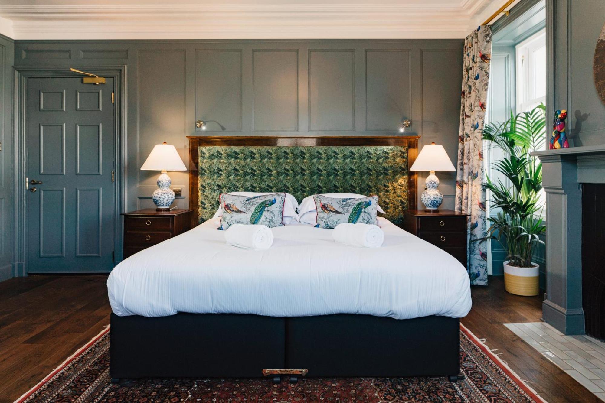 Coorie Inn Restaurant And Rooms Crieff Room photo