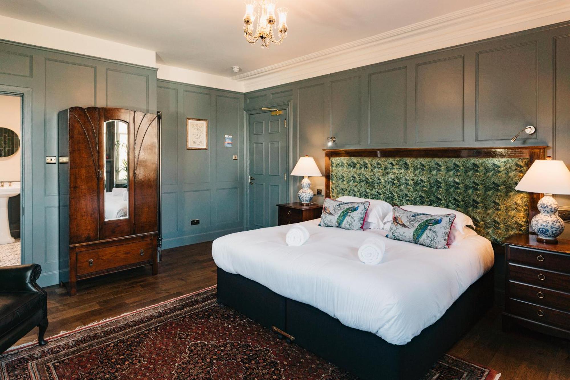 Coorie Inn Restaurant And Rooms Crieff Room photo