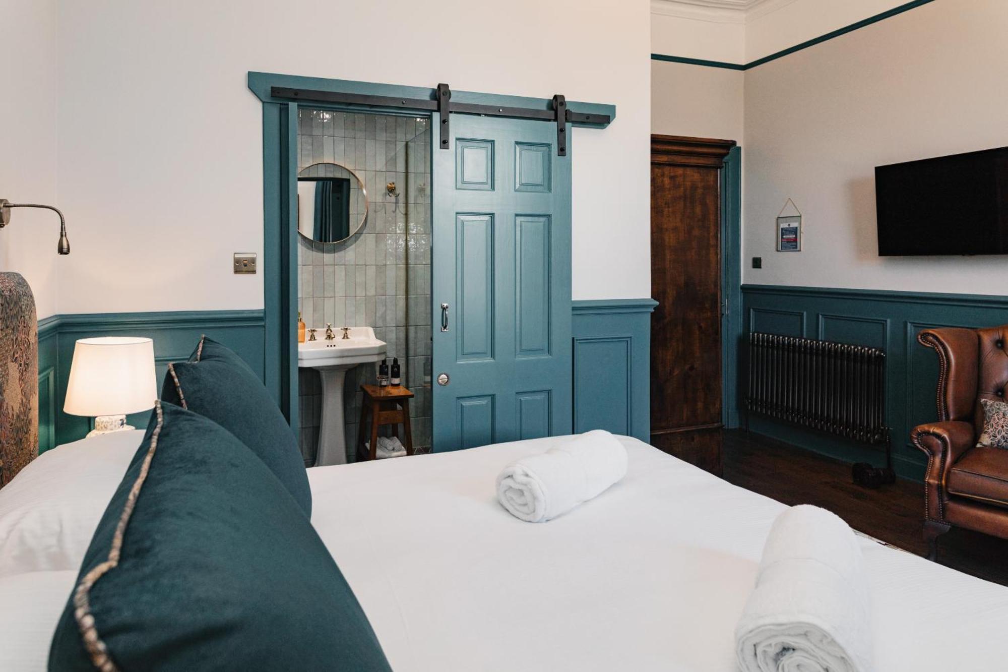 Coorie Inn Restaurant And Rooms Crieff Room photo