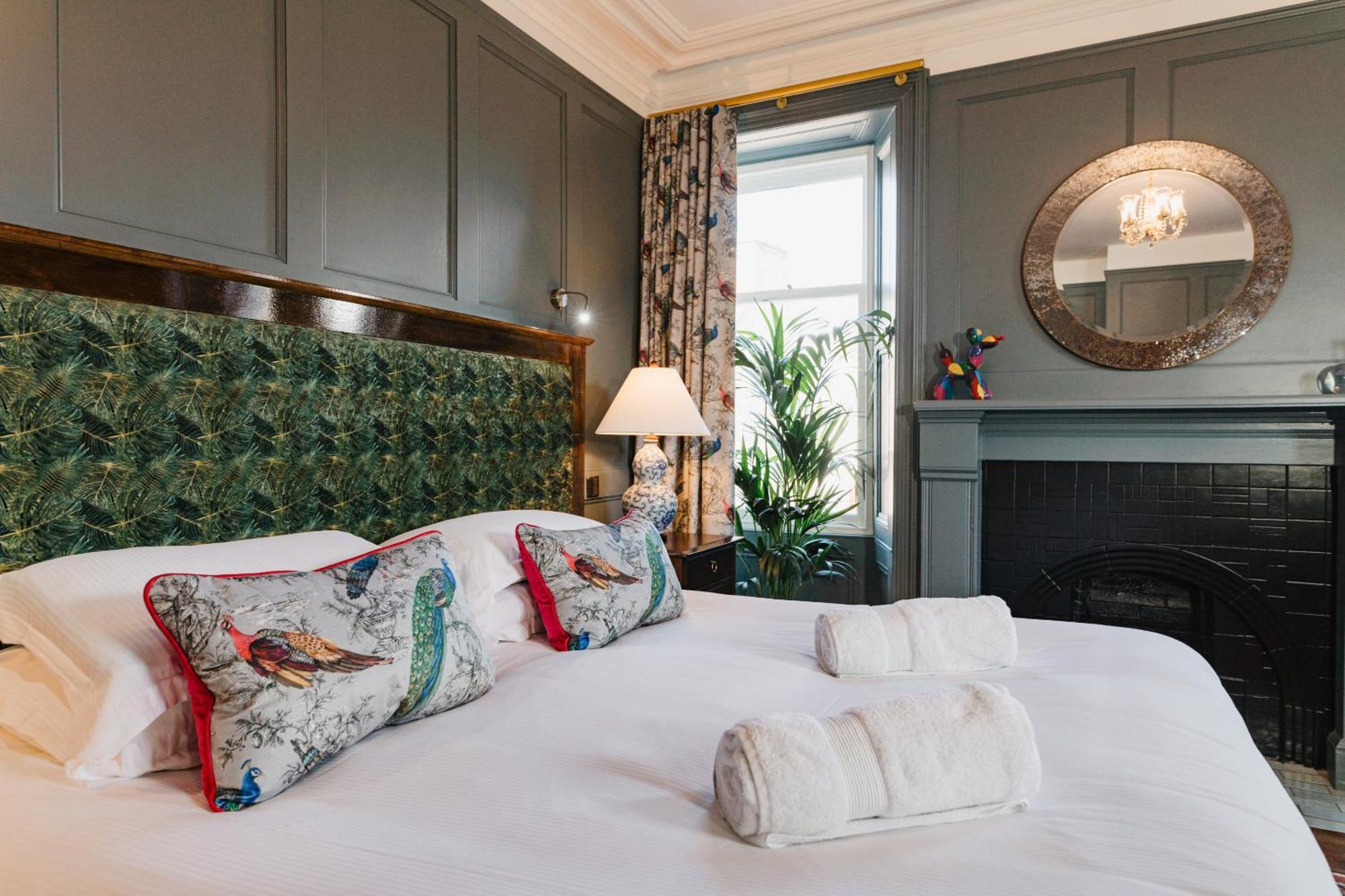 Coorie Inn Restaurant And Rooms Crieff Room photo