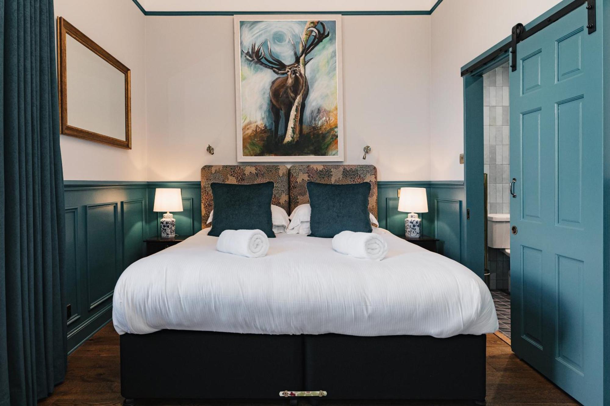 Coorie Inn Restaurant And Rooms Crieff Room photo