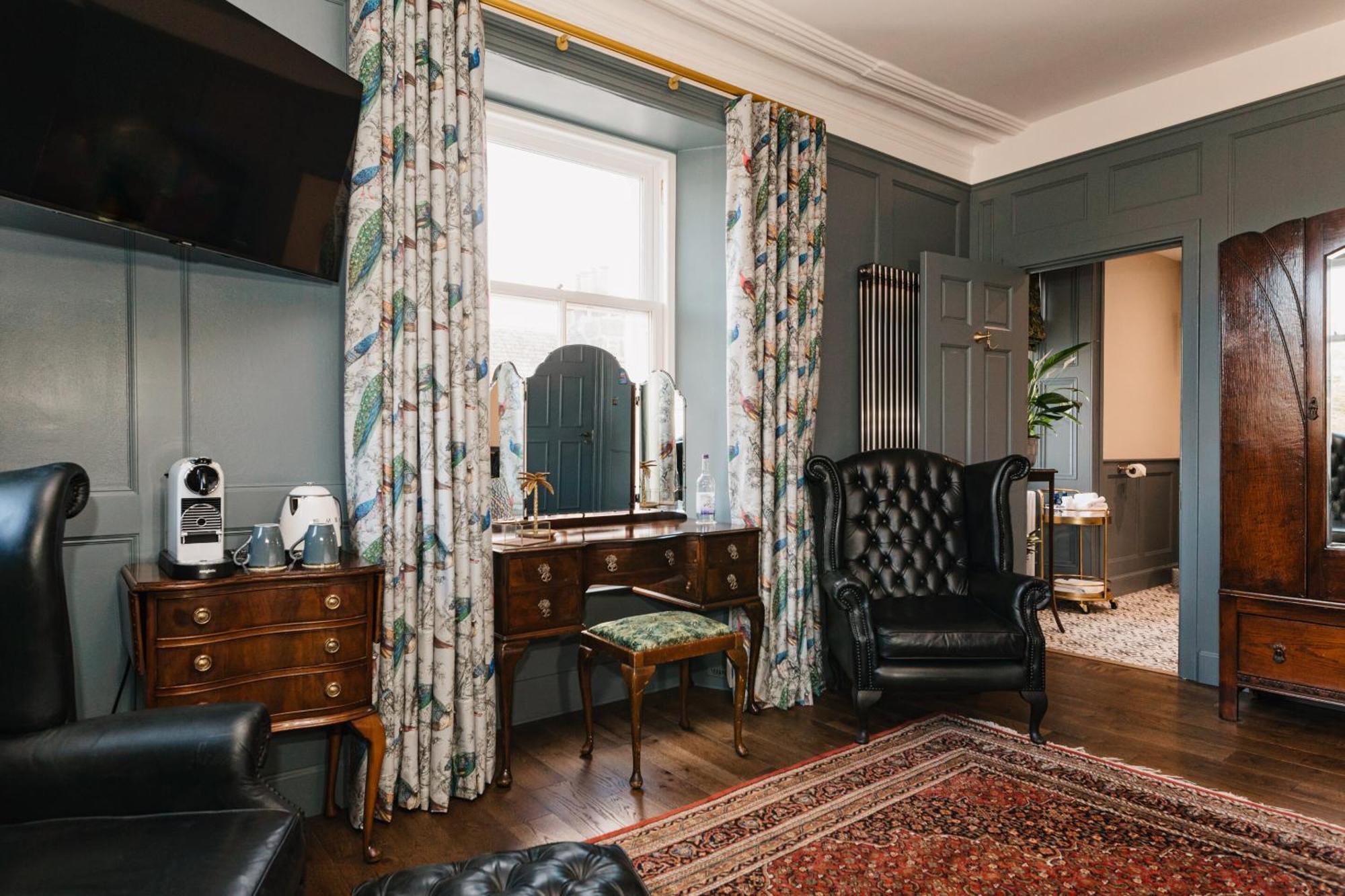 Coorie Inn Restaurant And Rooms Crieff Room photo