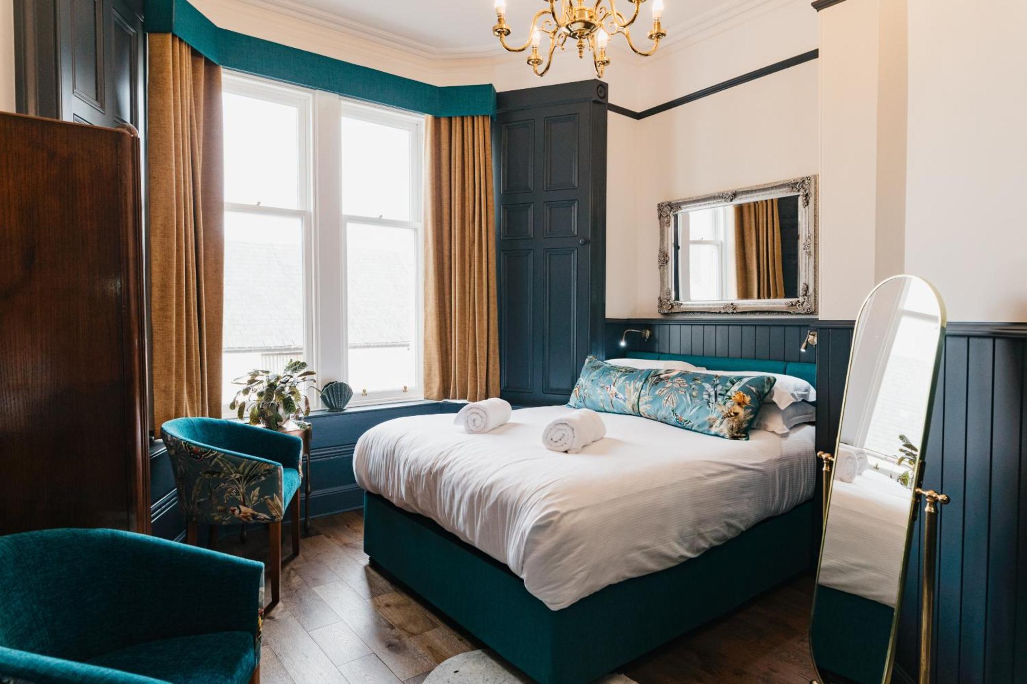Coorie Inn Restaurant And Rooms Crieff Room photo